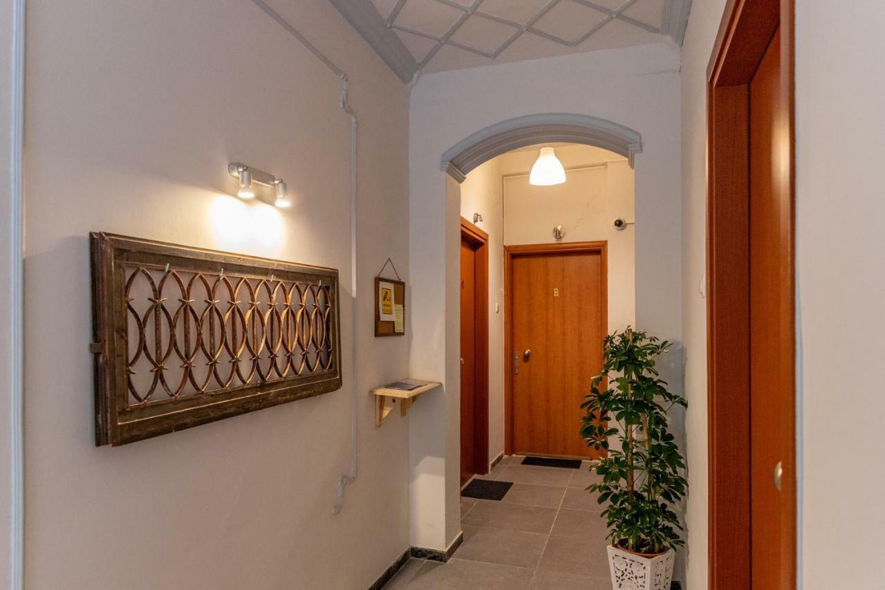 Ports Crossroad B Apartment Piraeus Exterior photo